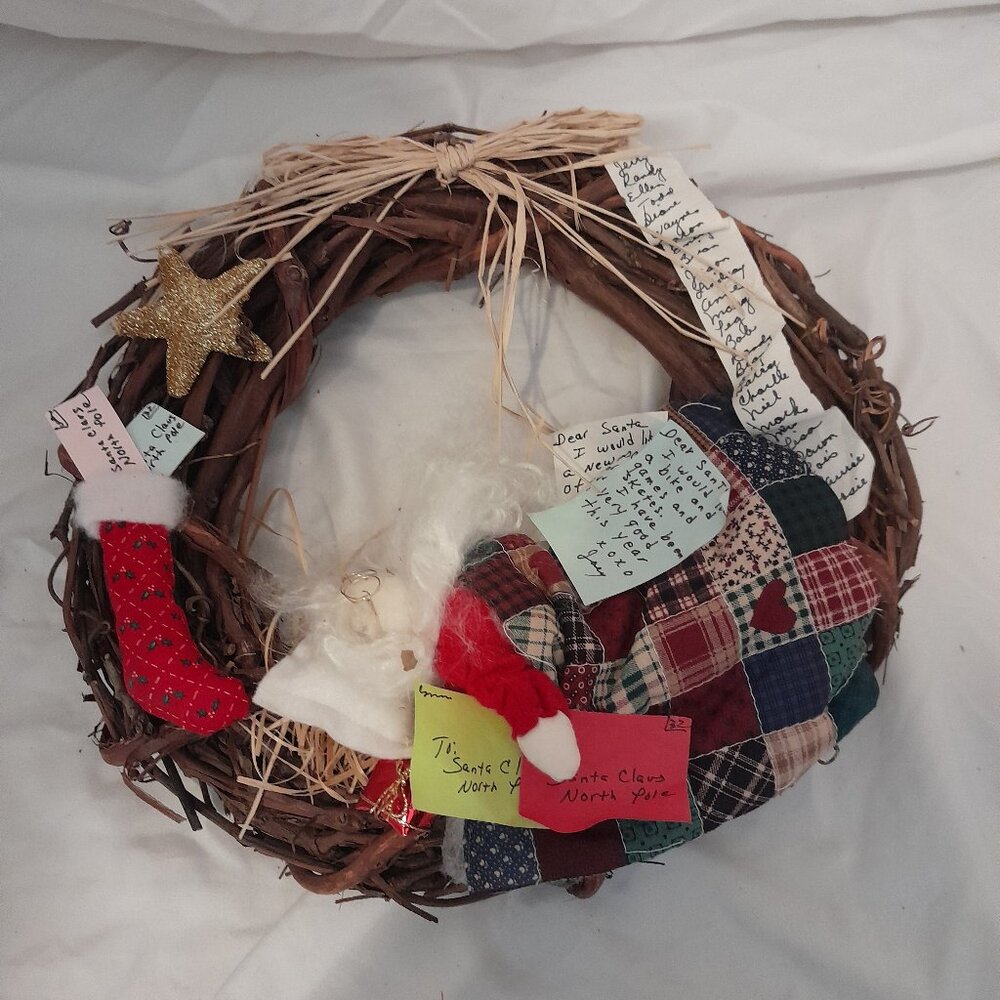 Vintage Retro 80s-90s Handmade Primitive Style Grapevine Christmas Santa Wreath